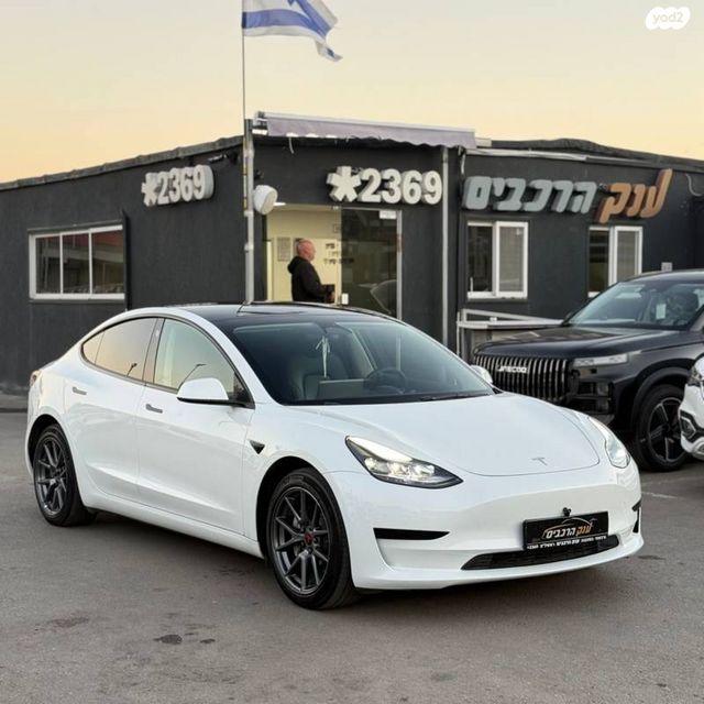 מודעת רכב טסלה מודל 3