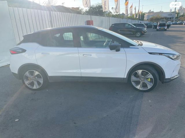 ג׳ילי Geometry C