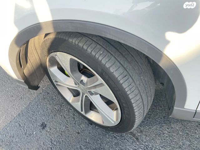 ג׳ילי Geometry C