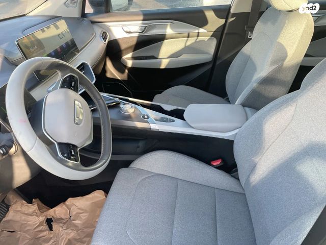 ג׳ילי Geometry C