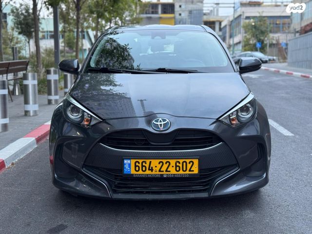 טויוטה יאריס