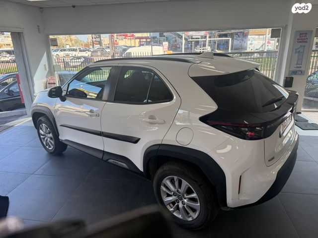 טויוטה יאריס קרוס