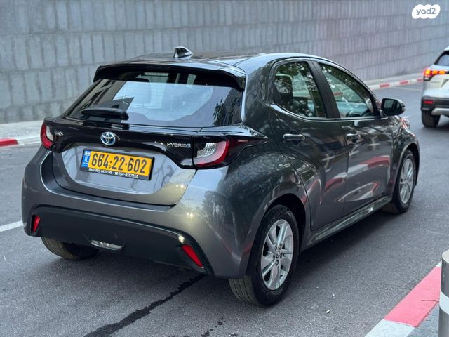 טויוטה יאריס