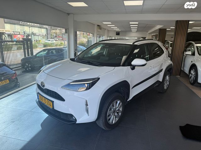 טויוטה יאריס קרוס