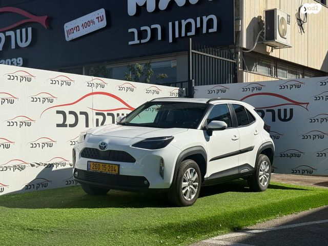 טויוטה יאריס קרוס