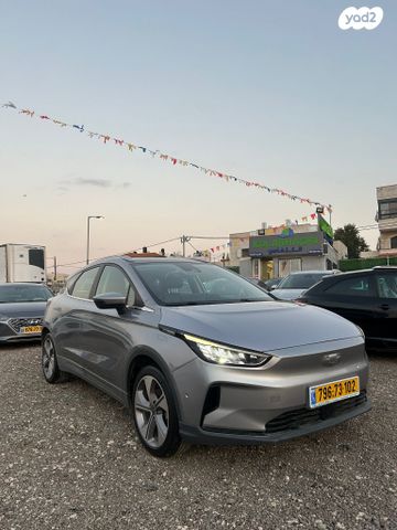 מודעת רכב ג׳ילי Geometry C