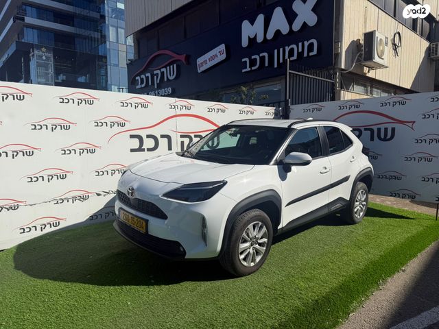 טויוטה יאריס קרוס