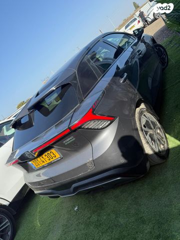 מודעת רכב אם ג'י MG4