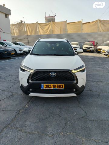 מודעת רכב טויוטה קורולה קרוס