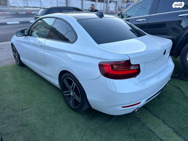 מודעת רכב ב מ וו סדרה 2