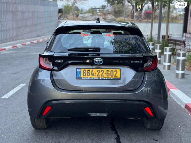 טויוטה יאריס