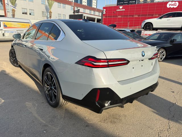 מודעת רכב ב מ וו סדרה 5 1