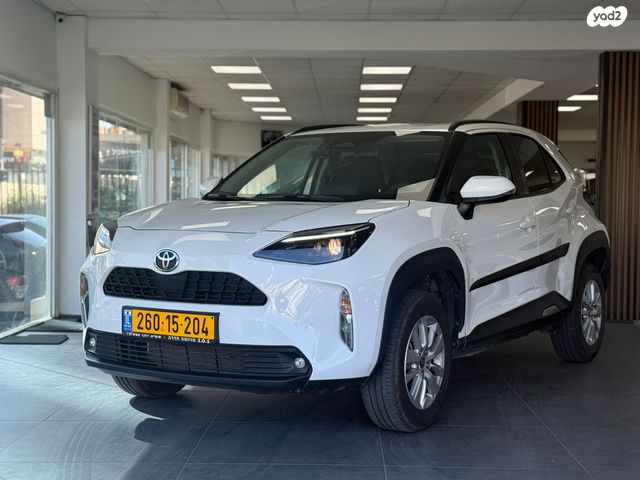 מודעת רכב טויוטה יאריס קרוס