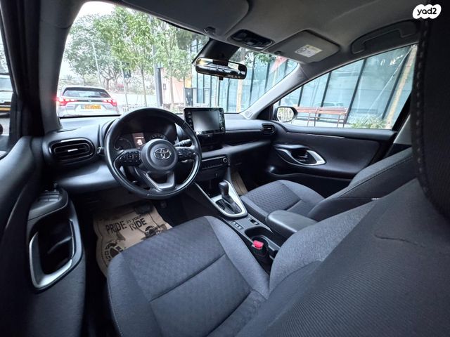 טויוטה יאריס