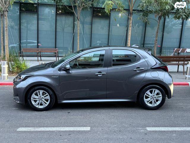 טויוטה יאריס