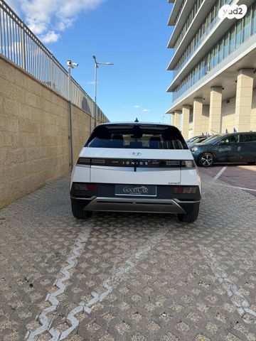 יונדאי איוניק 5