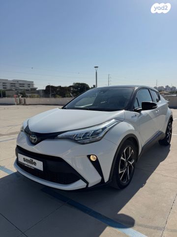 מודעת רכב טויוטה C-HR