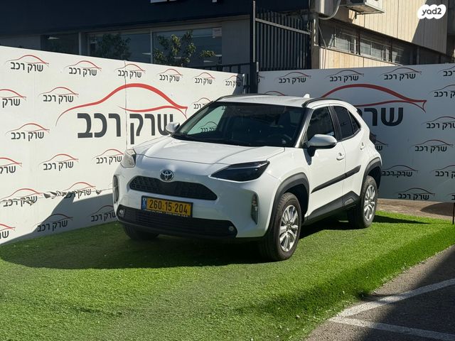טויוטה יאריס קרוס