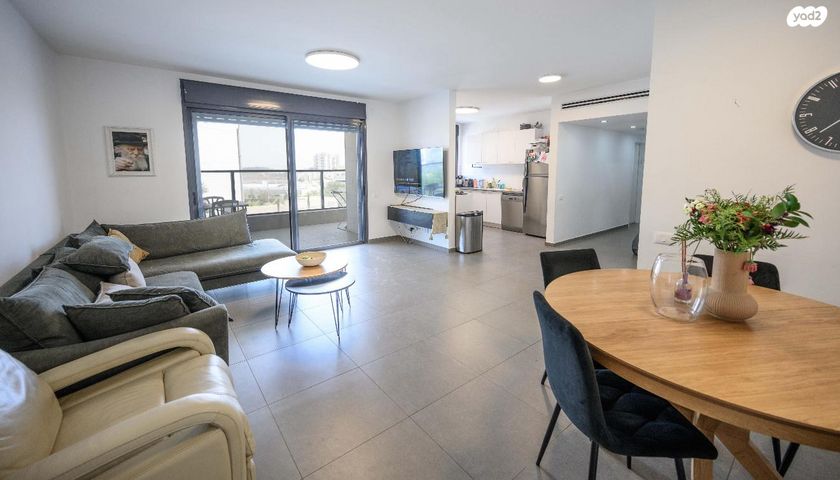 יצחק נבון 28