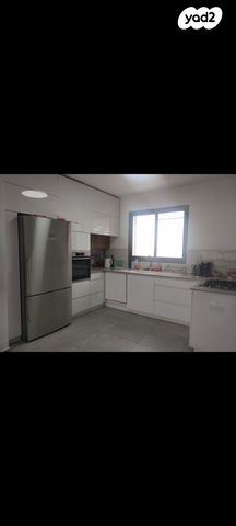 דירה, הענבר 8, שאר העיר, מעלה אדומים