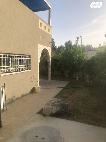 בית פרטי/ קוטג', הרב יהושוע אזולאי 1, לוזית, לוזית