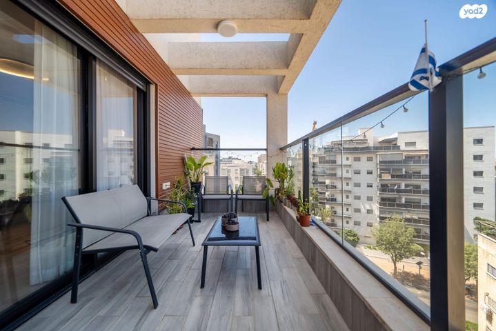 דירה, השופטים 4, שעריה, פתח תקווה