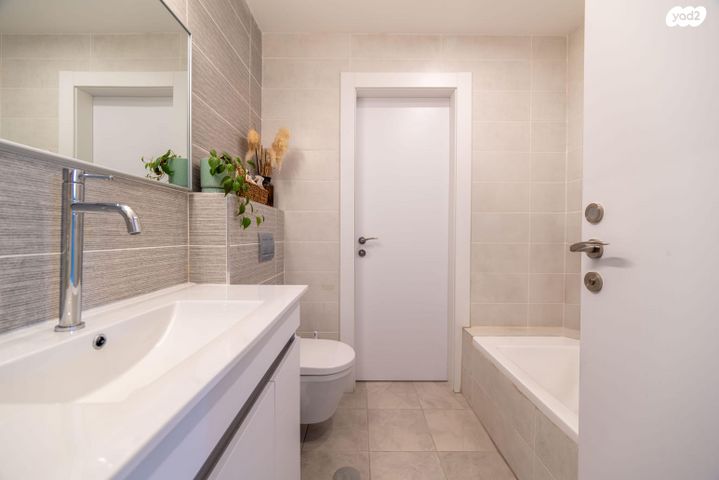 דירה, השופטים 4, שעריה, פתח תקווה