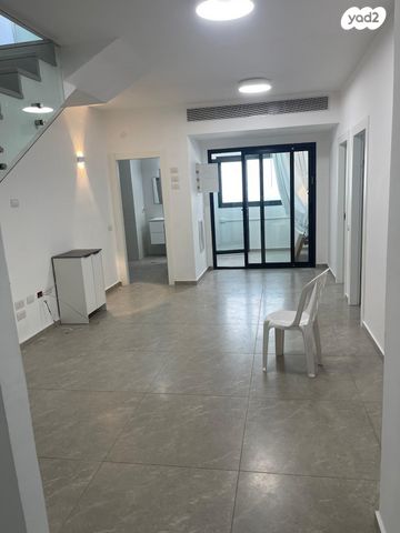 דופלקס, משה סנה 15, נאות אפקה ב', תל אביב יפו