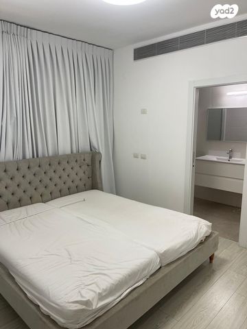 דופלקס, משה סנה 15, נאות אפקה ב', תל אביב יפו