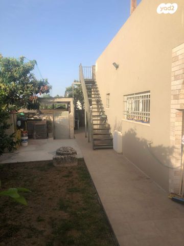 בית פרטי/ קוטג', הרב יהושוע אזולאי 1, לוזית, לוזית