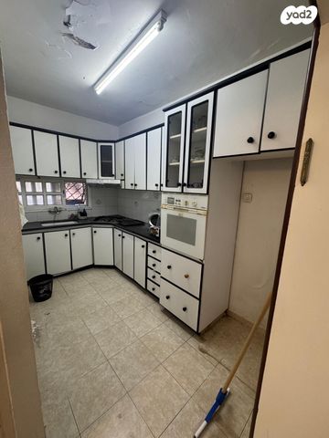 דירה, קרן היסוד 101, מרכז העיר, סביניה, הוותיקה, קרית ביאליק