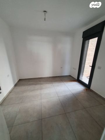 דירת גן, רבי יצחק נפחא 5, נתיבות ישראל / רמת בית שמש ד-4, בית שמש