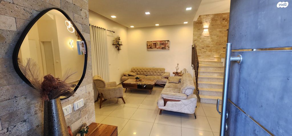 דו משפחתי, אסתר המלכה 6, רובע יזרעאל סביוני העמק, עפולה