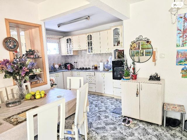 שדרות גולדה מאיר 11