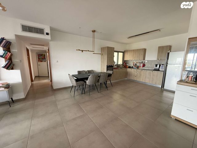 דירה, אבנר בן נר 16, סביוני נצר סירני, נס ציונה