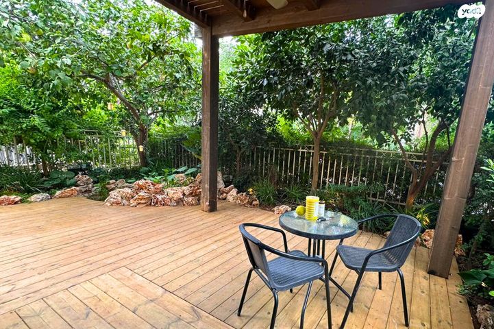 בית פרטי/ קוטג', דרך הפרחים 1, אזורי גדרה, גדרה