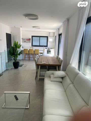 דופלקס, משה סנה 15, נאות אפקה ב', תל אביב יפו