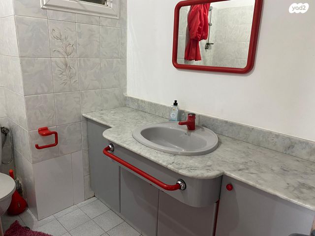 דירה, הגיבורים 529, ברית כהונה, נתיבות