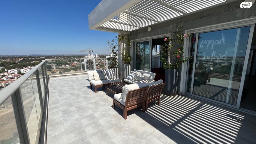 גג/ פנטהאוז, גינת אגוז 4, נווה גנים, פרדס חנה כרכור