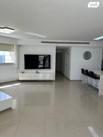 גג/ פנטהאוז, יוספטל 2, ליבת העיר, יהוד מונוסון