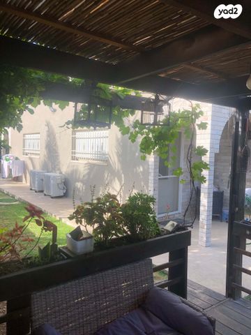 בית פרטי/ קוטג', הרב יהושוע אזולאי 1, לוזית, לוזית