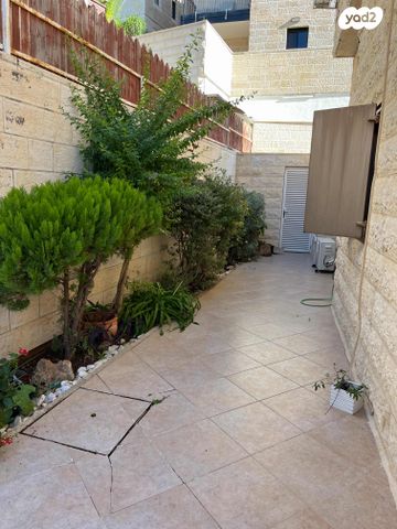 בית פרטי/ קוטג', הלולב 7, קרית יערים, גבעת זאב