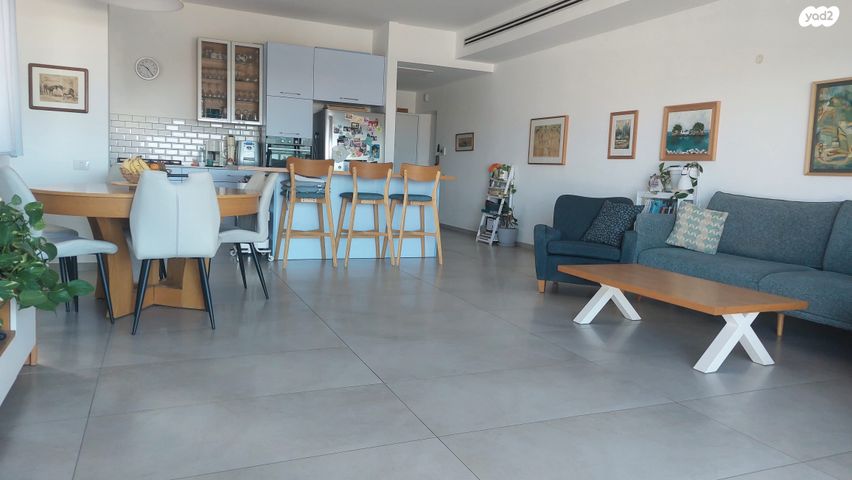 גג/ פנטהאוז, אלברט איינשטיין 8, פסגות אפק, ראש העין