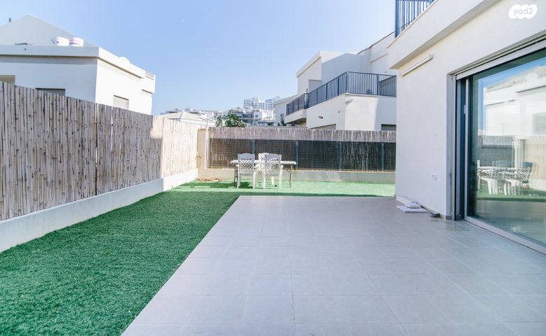 דו משפחתי, חנוך לוין 5, פסגות אפק, ראש העין