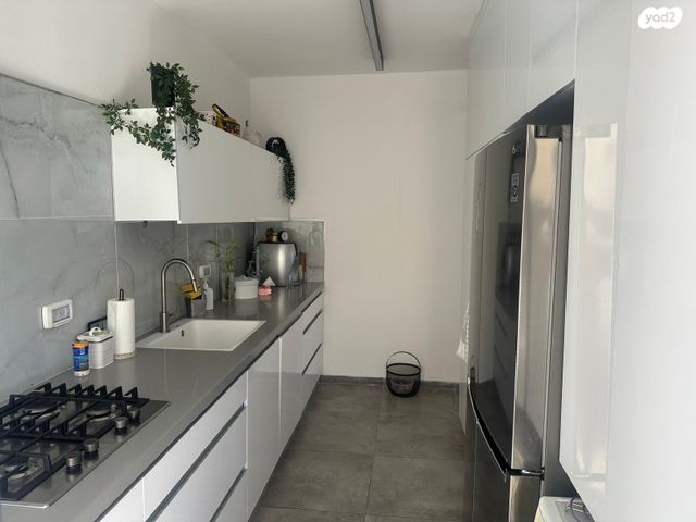 דירה, הנביאים 13, הנביאים, בת ים