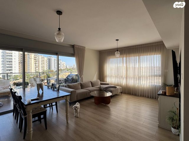 דירה, אורי אלמוג 5, קרית רבין, חולון