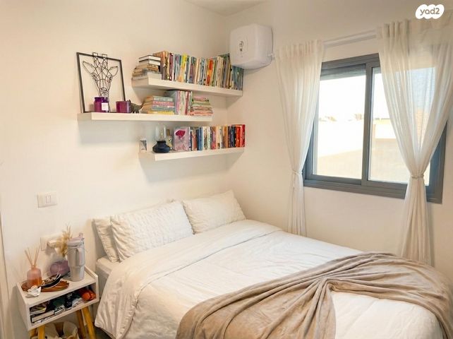 דירת גן, שיר השירים 1, גן יבנה מערב, גן יבנה