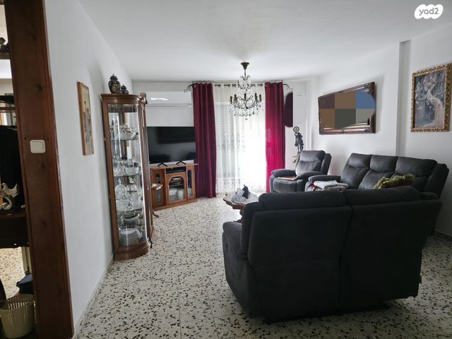 דירה, רבי יוסף קארו 23, בן גוריון, שדרות