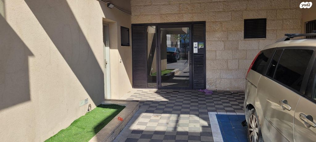 דירת גן, חצב 47, רכסים, רכסים