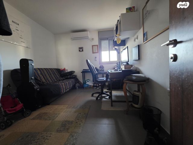 טריפלקס, נחום 8, פסגות אפק, ראש העין